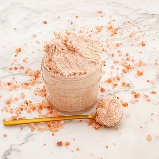 Best Himalayan Salt Scrub Recipe [Foaming]