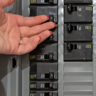 Should Circuit Breakers Be Warm? How Can You Tell?