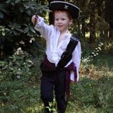 Last-Minute Pirate Costume for Halloween » Dollar Store Crafts