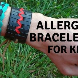 The 4 Best Allergy Bracelets For Kids (Safety First)