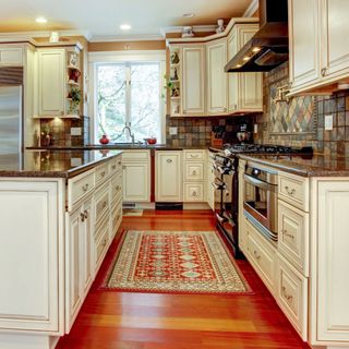 What Color Paint Goes With Brown Granite? (9 Great Options) - Explore Wall Decor