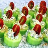 CUCUMBER BITES WITH HERBS CREAM CHEESE AND CHERRY TOMATO - Daily recipes