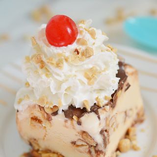 Easy Ice Cream Cake Recipe