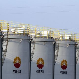 Oil-hungry Asian nations pounce on low prices