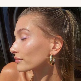 The Best Makeup Techniques To Achieve The 'Clean Girl Aesthetic' Look