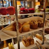 Le Meurice afternoon tea: it's tea time in Paris