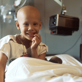 9 Ways to Offer Support to Families Facing Childhood Cancer