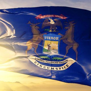 Michigan governor signs executive order extending safety measures protecting consumers and employees