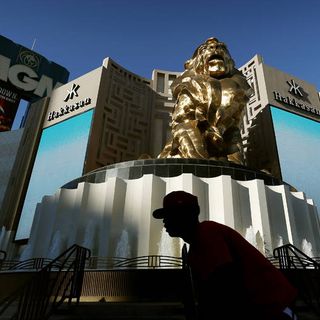 Las Vegas casinos set different opening dates in May