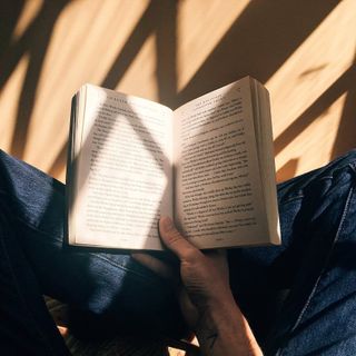 6 Easy Ways To Start Reading Again In The Digital Era