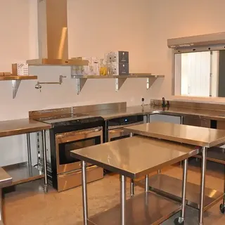 How Should Meat be Stored and Prepared In a Commercial Kitchen? - INOX KITCHEN DESIGN