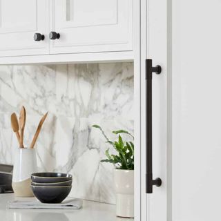 How To Choose Kitchen Cabinet Hardware To Match Decor