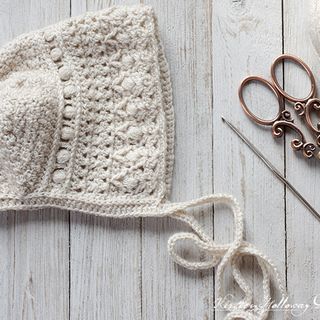 Crochet A Classic T-Shaped Baby Bonnet {Free Pattern Tutorial} | Kirsten Holloway Designs