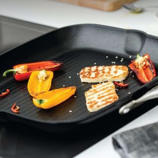 Best Grilling Pans for Induction Cooktops - Top-Rated Searing Pans in 2023