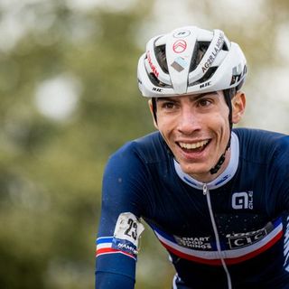 Cyclisme - "J'adore défendre un maillot de leader" : le Riomois Léo Bisiaux passe de junior à coureur pro, à 18 ans