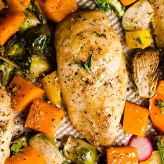 An Easy & Healthy One Pan Chicken Dinner The Whole Family Will Love