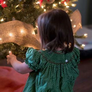 10 Christmas Traditions to Start with Toddlers- (Family, toddlers, kids)