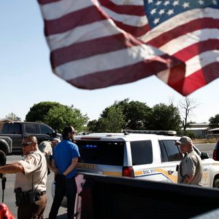 Anti-Lockdown Protesters Are Now Facing Down Cops Outside of Bars