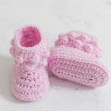 Cute & Easy Crochet Baby Booties (Free Pattern) - Maisie and Ruth