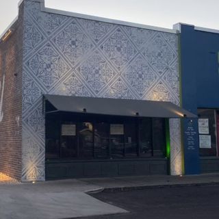 Crowd causes Green Lemon to close early on Cinco De Mayo