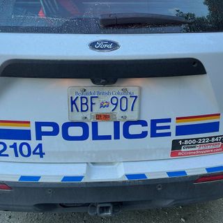 Suspect brandishing fake gun attempts to rob driver, gets run over in Kelowna