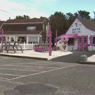 One day after reopening, ice cream parlor closes to public after employees harassed by customers