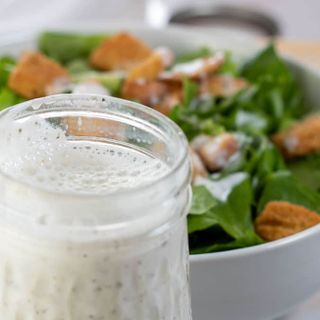 Easy Homemade Creamy Italian Dressing: A Tasty 5-Minute Salad Dressing