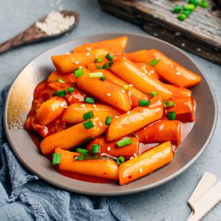 Easy Vegan Tteokbokki (Spicy Korean Rice Cakes) - Full of Plants