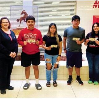 Texas National Bank Awards Good Grades Pay Winners