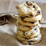 Super Soft Egg-free Peanut Butter Chocolate Chip Cookies | The Realistic Nutritionist