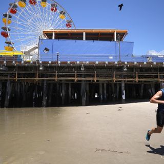 Economic leaders want to reopen L.A. County restaurants, malls by July 4; health officials say it’s uncertain