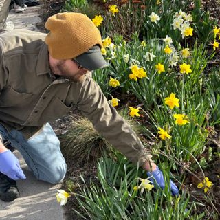 Volunteers help spruce up town during annual spring cleanup