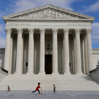 Supreme Court blocks release of Russia probe documents