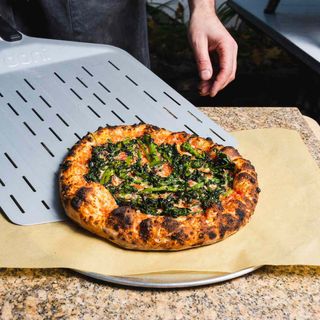 How to Make Great Pizza in an Outdoor Pizza Oven