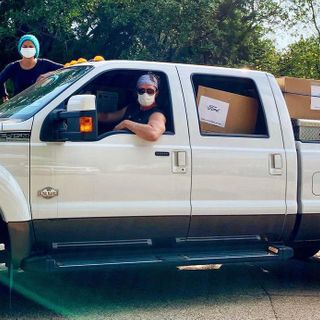 East Texas native Matthew McConaughey, wife deliver masks to rural hospitals in Texas