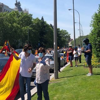 Hundreds of cars clog Madrid’s center in mass protest against government’s handling of coronavirus