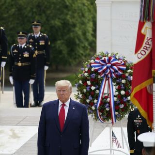 Trump pays tribute at Arlington National Cemetery on Memorial Day as U.S. virus death toll nears 100,000