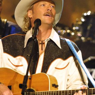 Country singer Alan Jackson performing 2 ‘drive-in’ concerts in Alabama