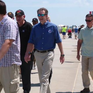 Northam faces criticism after not wearing face mask in public during Oceanfront visit