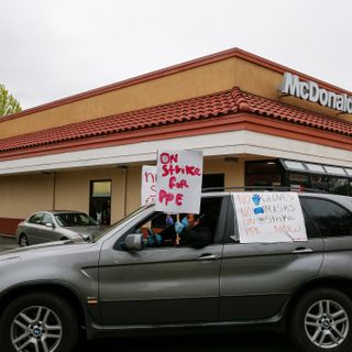 Allegedly told to wear masks made from dog diapers, Oakland McDonald’s workers strike after COVID-19 outbreak