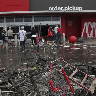 Liberal restaurant owner endorses vandalism to his own business by rioters