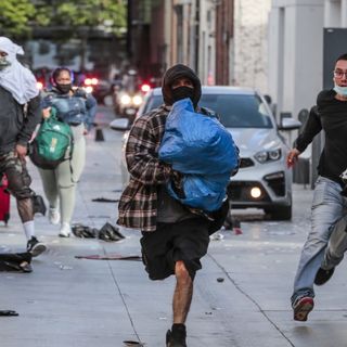 LAPD focused on peaceful protesters while ignoring looting, business owners say