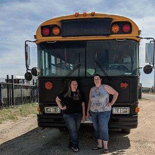 No, Those School Buses Did Not Bring Protesters to Casper