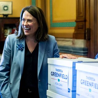 Theresa Greenfield to take on Joni Ernst in high-profile battle for U.S. Senate seat