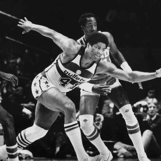 Wes Unseld, Hall of Famer instrumental in Washington’s only NBA title, dies at 74