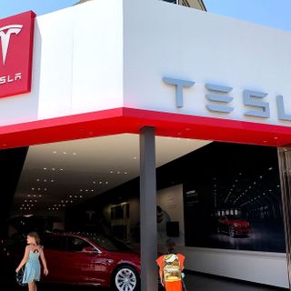 3 Former Tesla Workers Claim They Were Fired After Becoming Pregnant, Taking Childcare Leave and Making a Phone Call