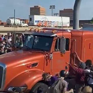 No charges against marchers who attacked trucker on I-35W Bridge in Minneapolis