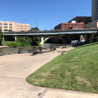 Man's body pulled from Buffalo Bayou in downtown Houston