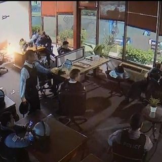 13 Chicago officers lounged in a congressman's office during demonstrations and violence, security video shows