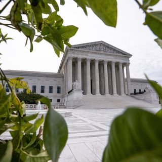 Justices rule LGBT people protected from job discrimination